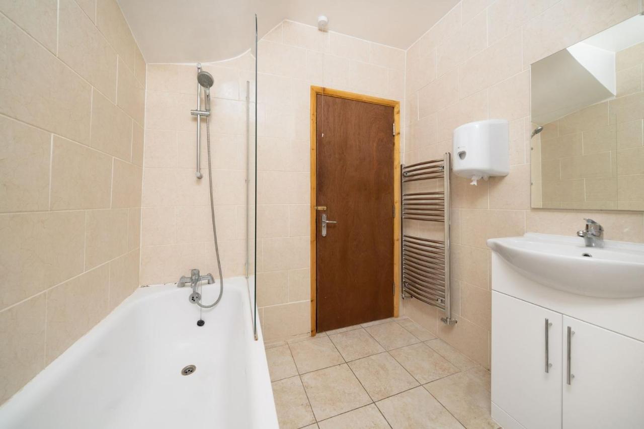 Economy Double G2 * London